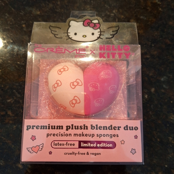 Hello Kitty Makeup Bundle MB - Picture 3 of 8